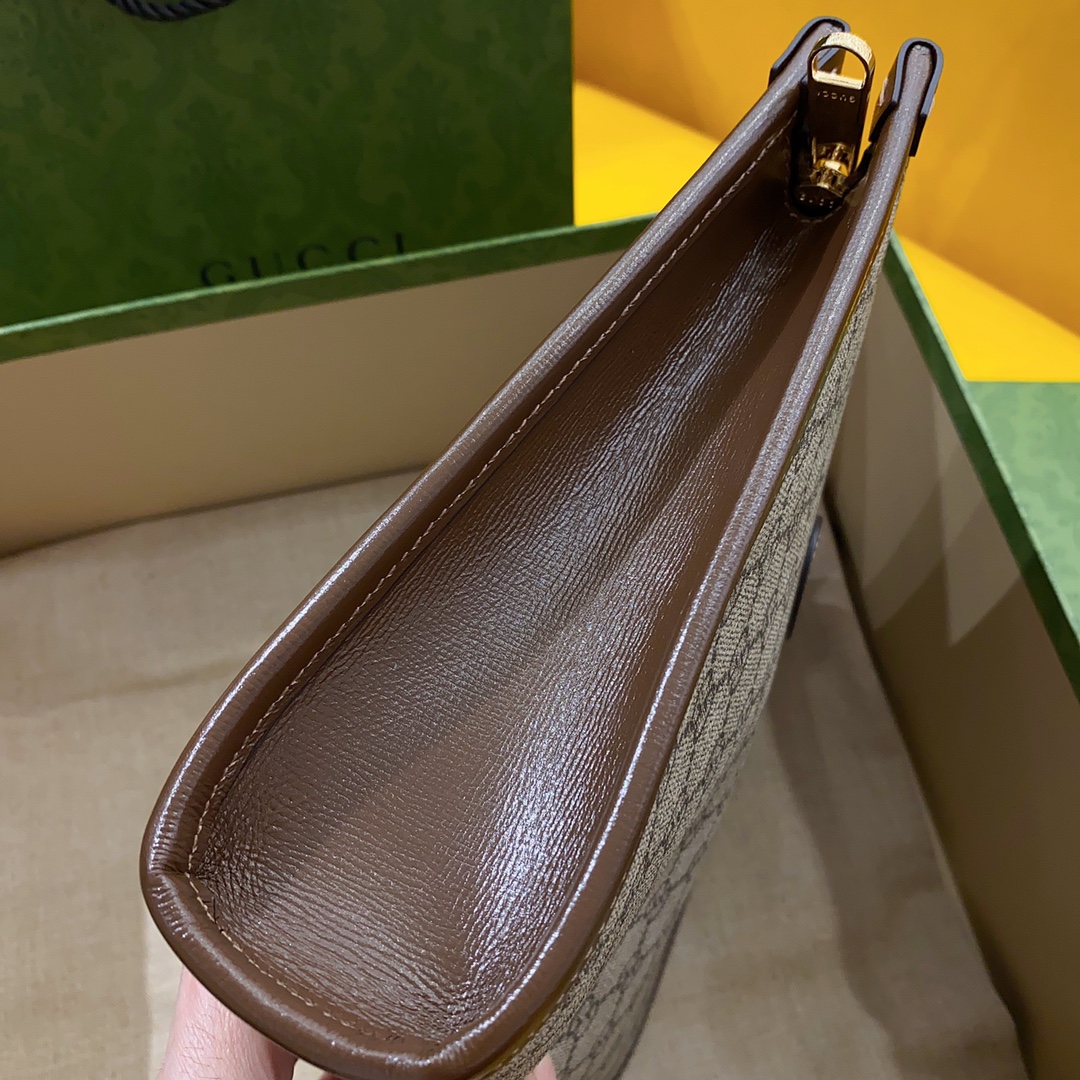 G*u*i pouch-26*20*6cm