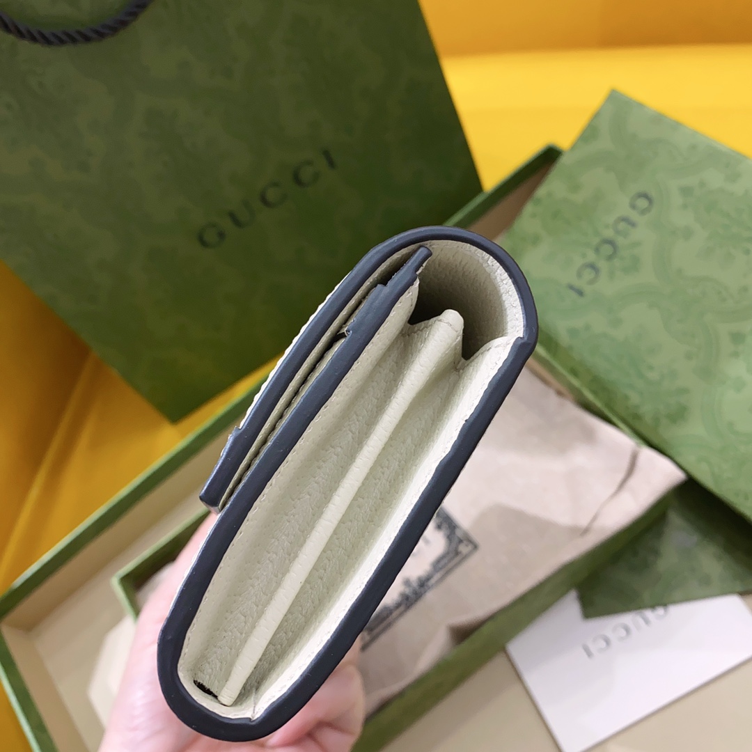 G*u*i wallet-19x10.5x2.5cm