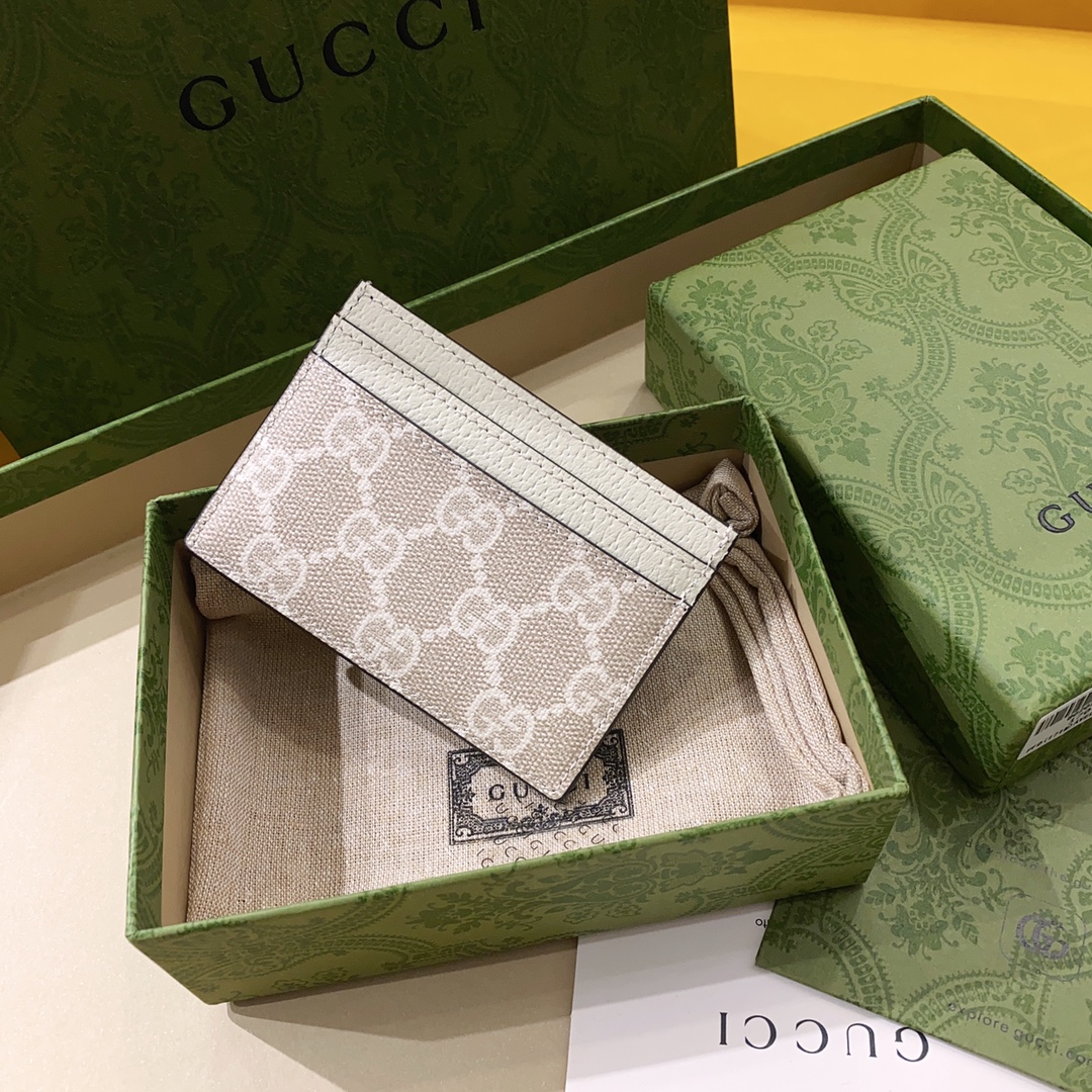 G*u*i wallet-10*7.5cm