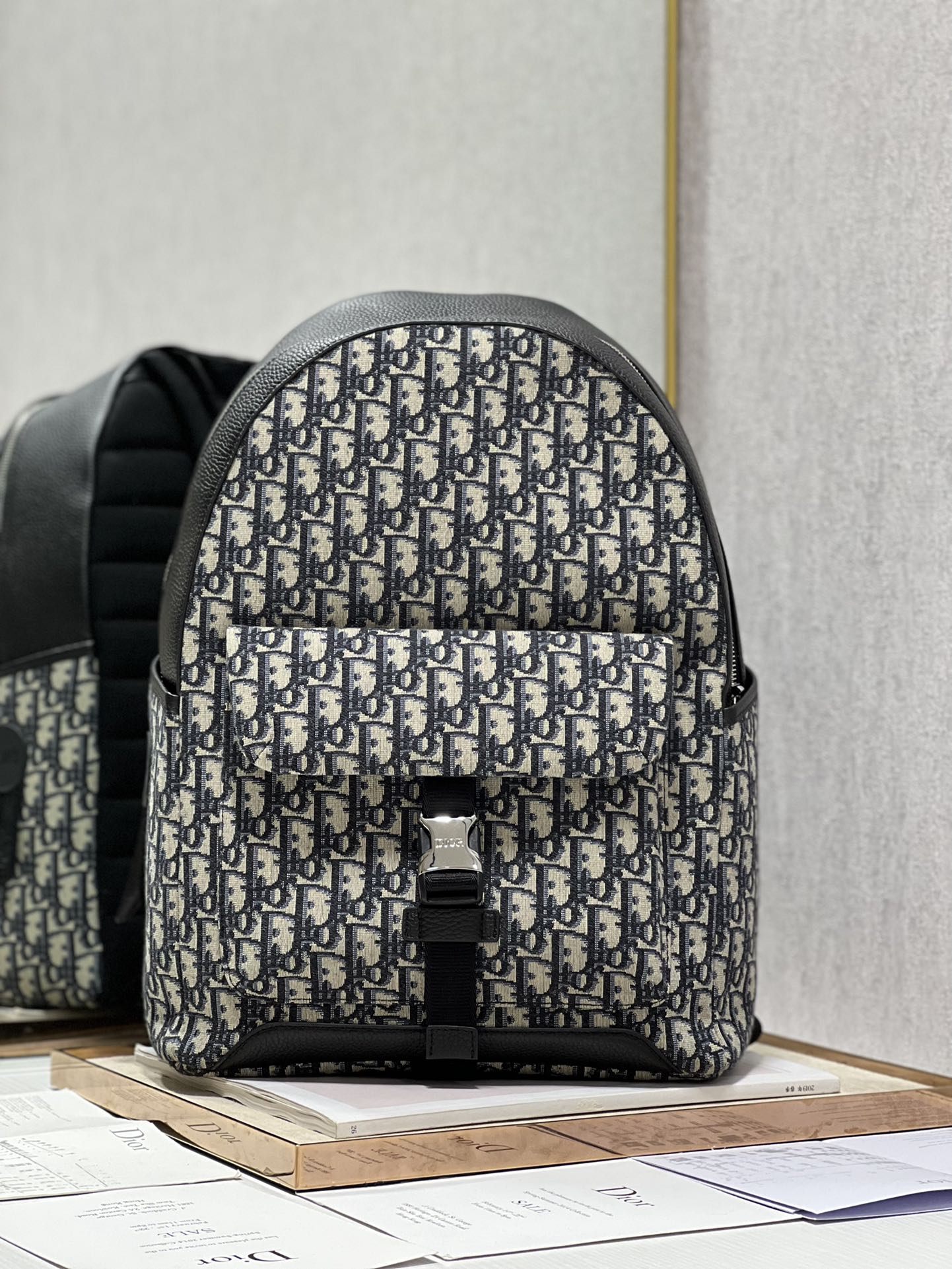 D*or oblique explorer backpack-30×42×14.5cm