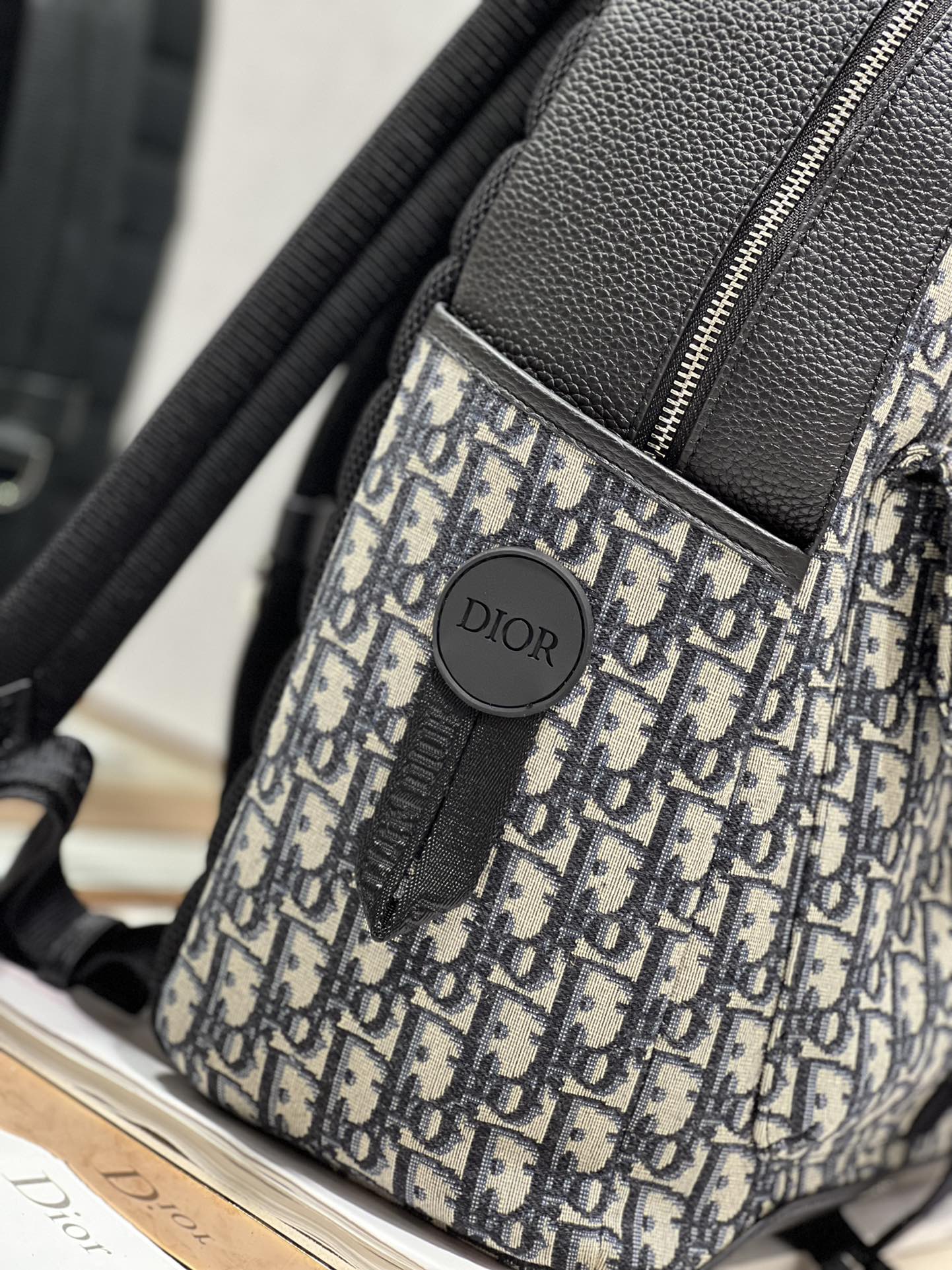 D*or oblique explorer backpack-30×42×14.5cm
