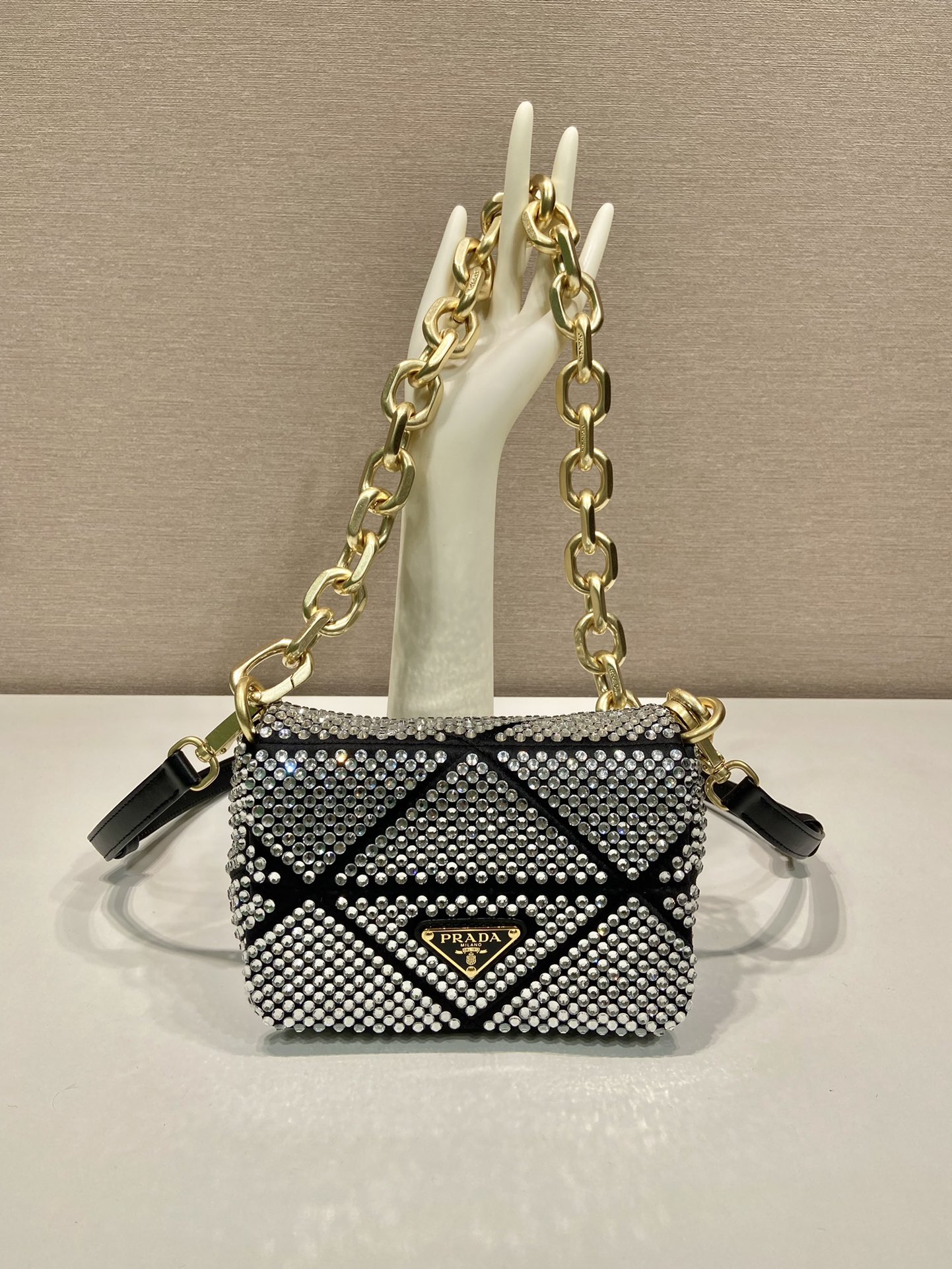 Pra*a handbags bd329-17*11.5*6.5cm