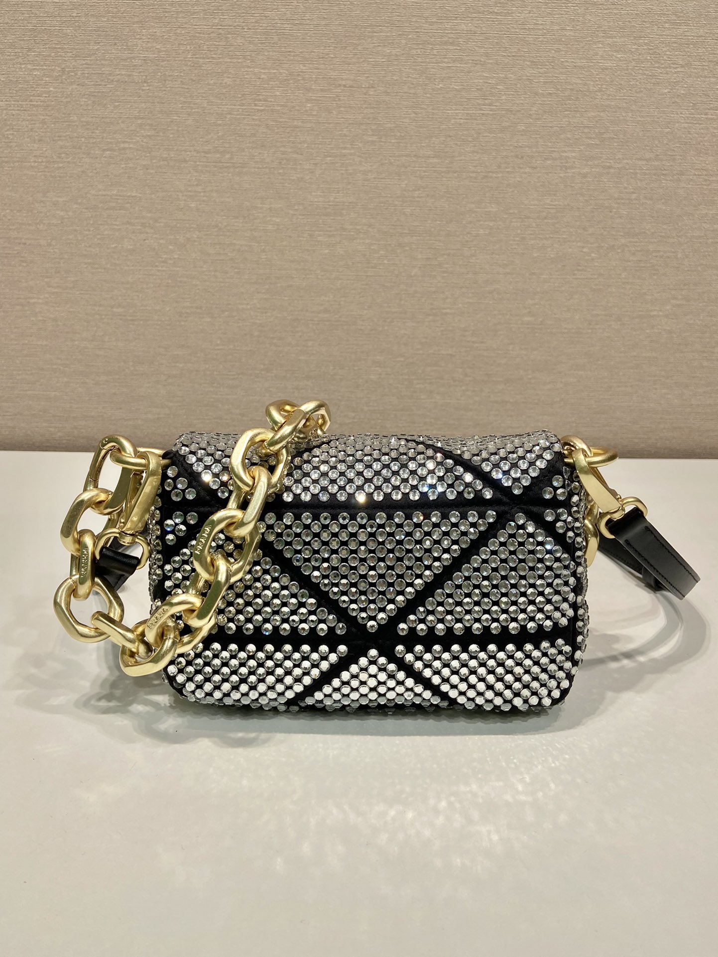 Pra*a handbags bd329-17*11.5*6.5cm
