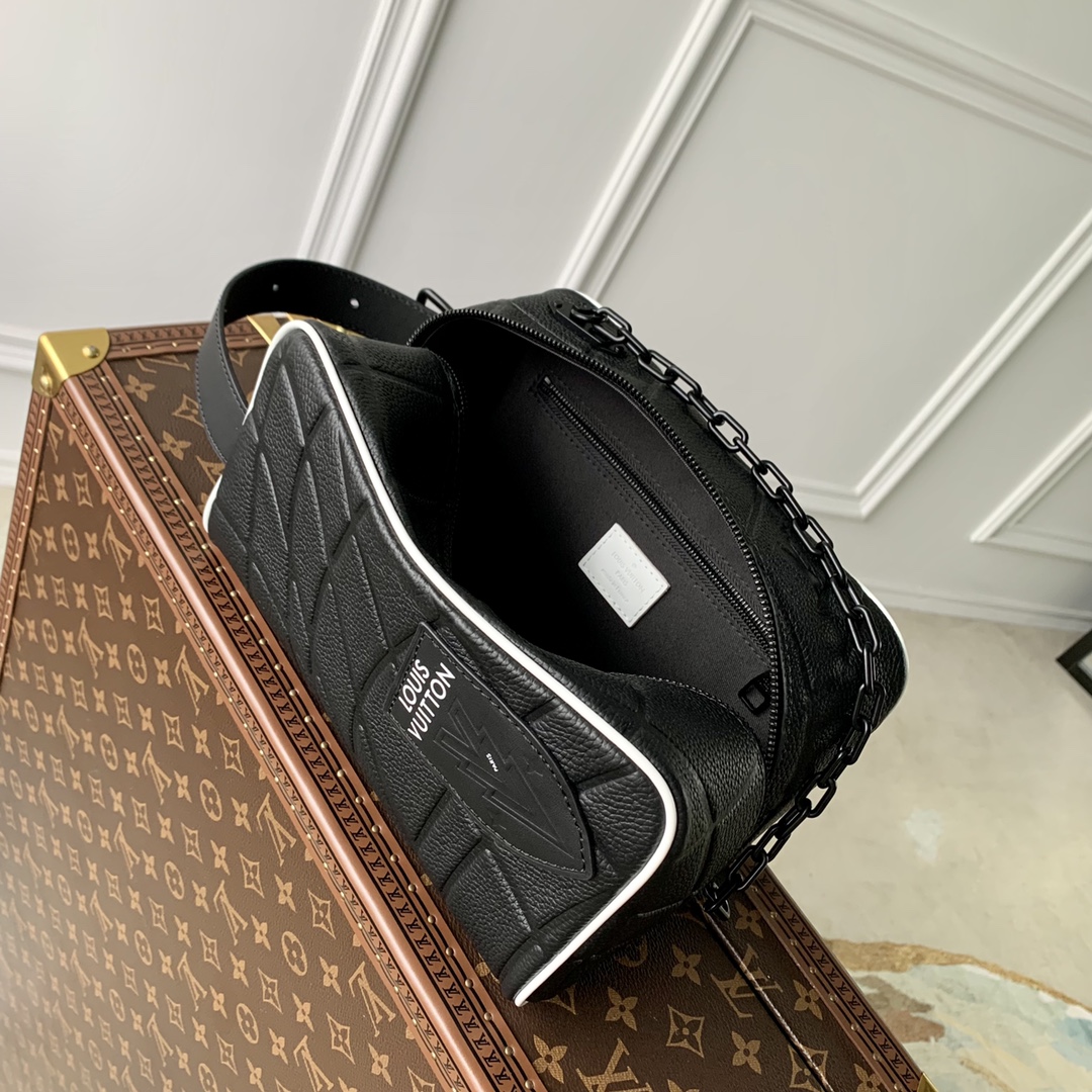 l0*is V*t0n cloakroom dopp kit pouch-15 x 24 x 15cm