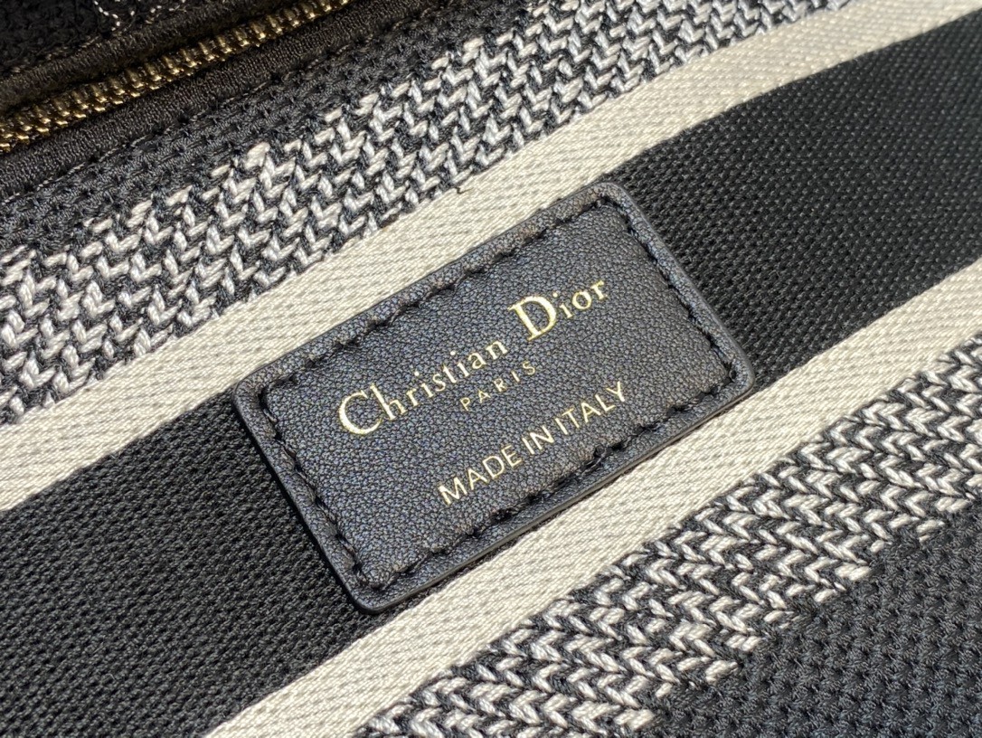 lady D*or handle bag-24cm