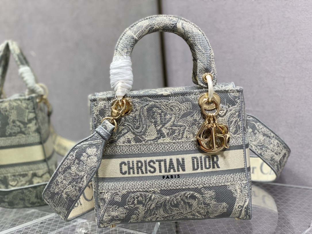 lady D*or handle bag-24cm