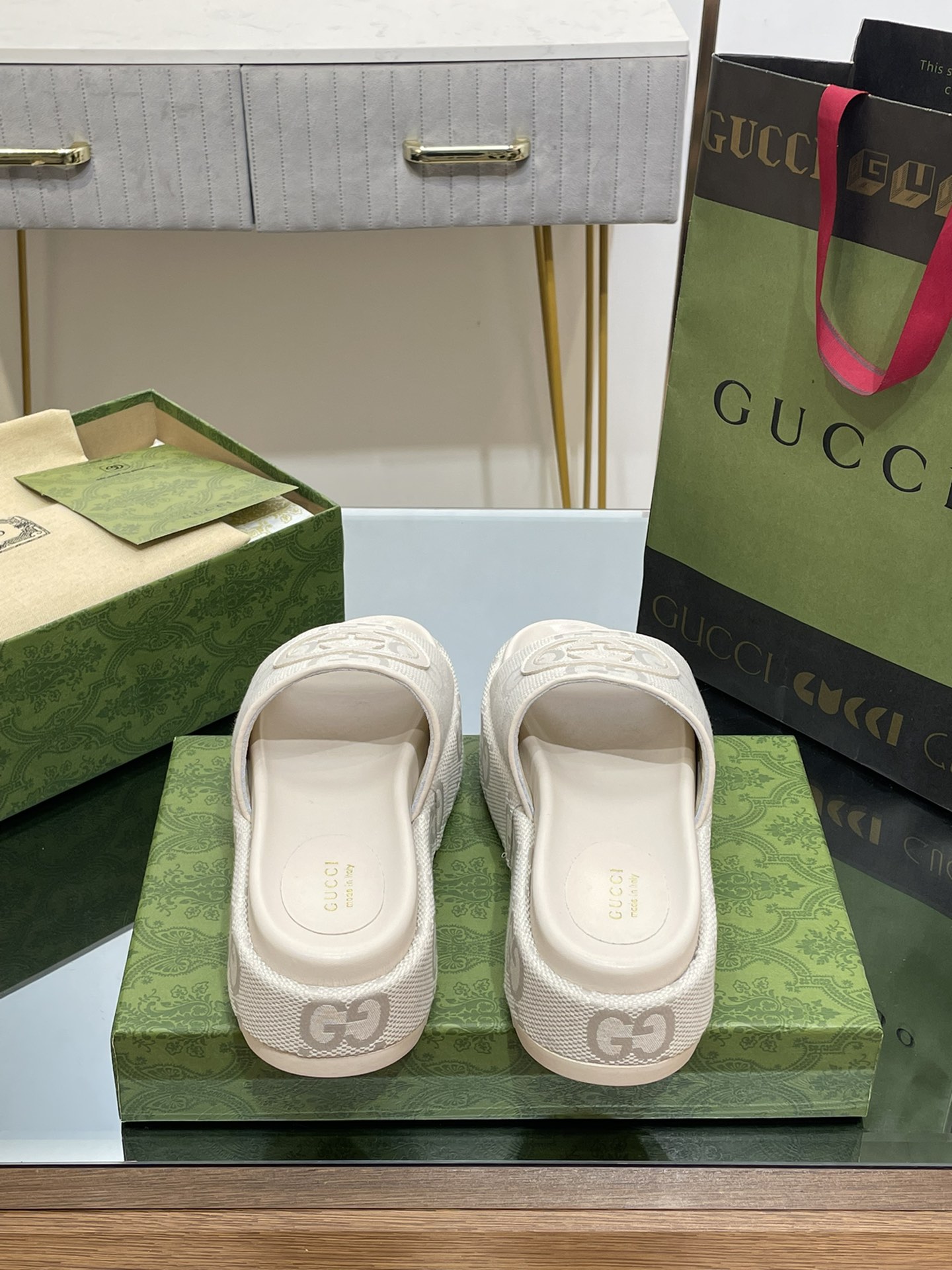 G*u*i slides(size35-43)