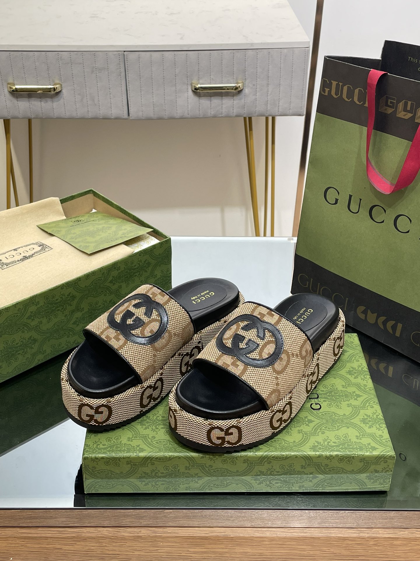 G*u*i slides(size35-43)