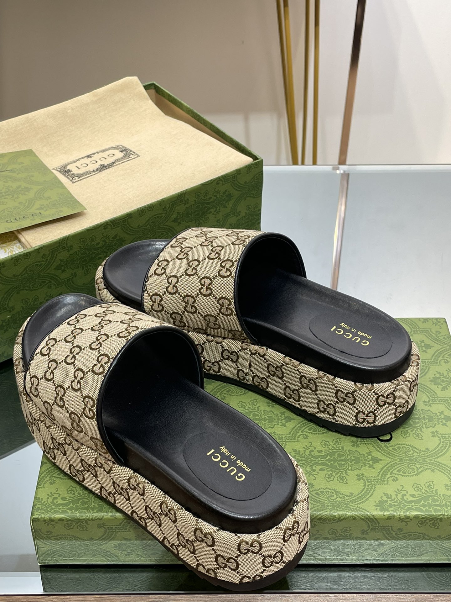 G*u*i slides(size35-43)