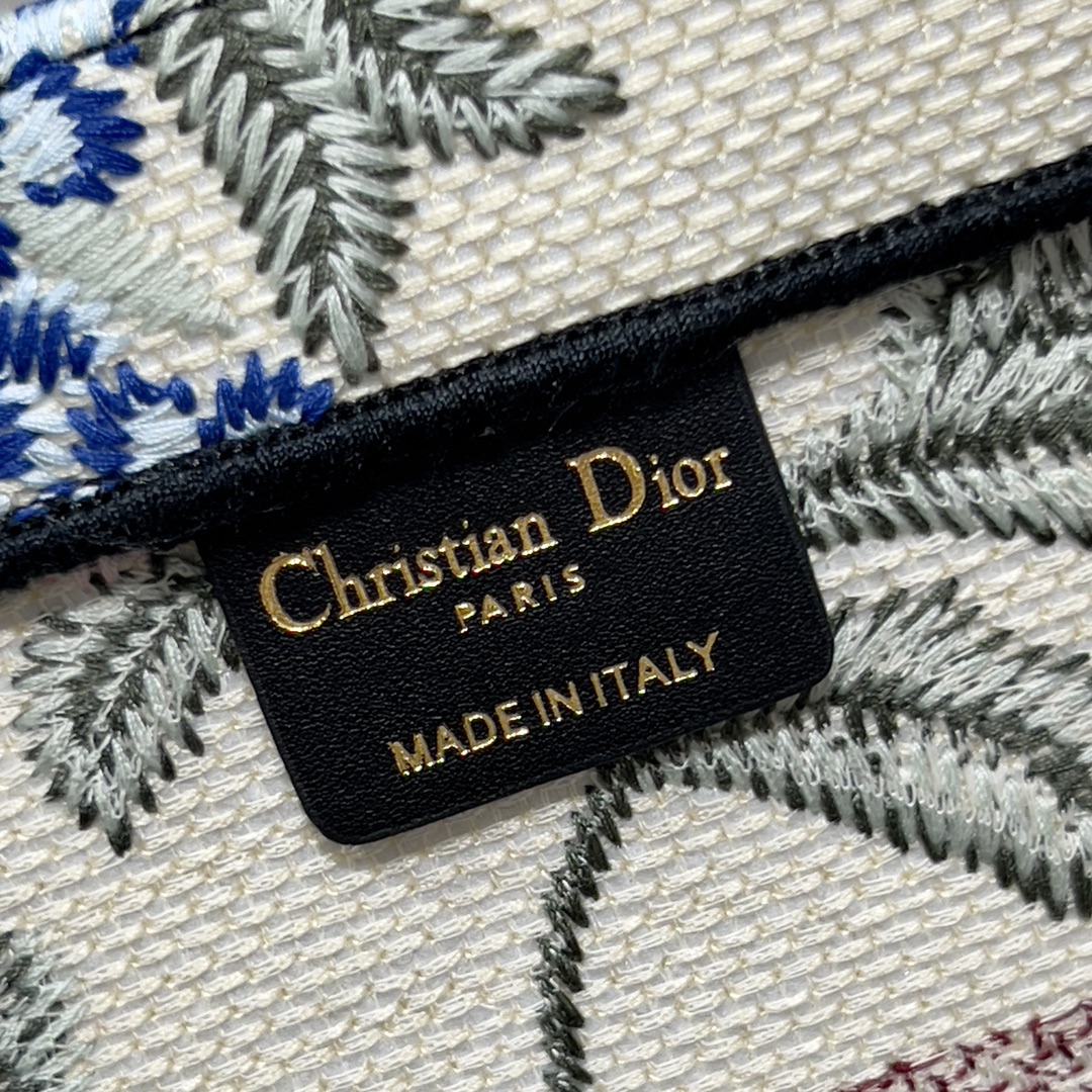 D*or book tote
