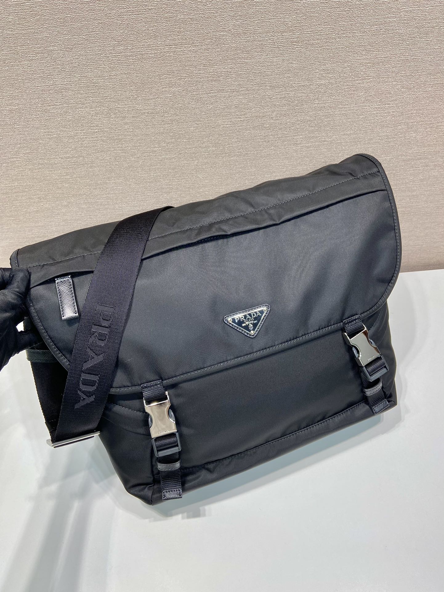 Pra*a 2vd052 mailman bag-30*27.5*14.5cm