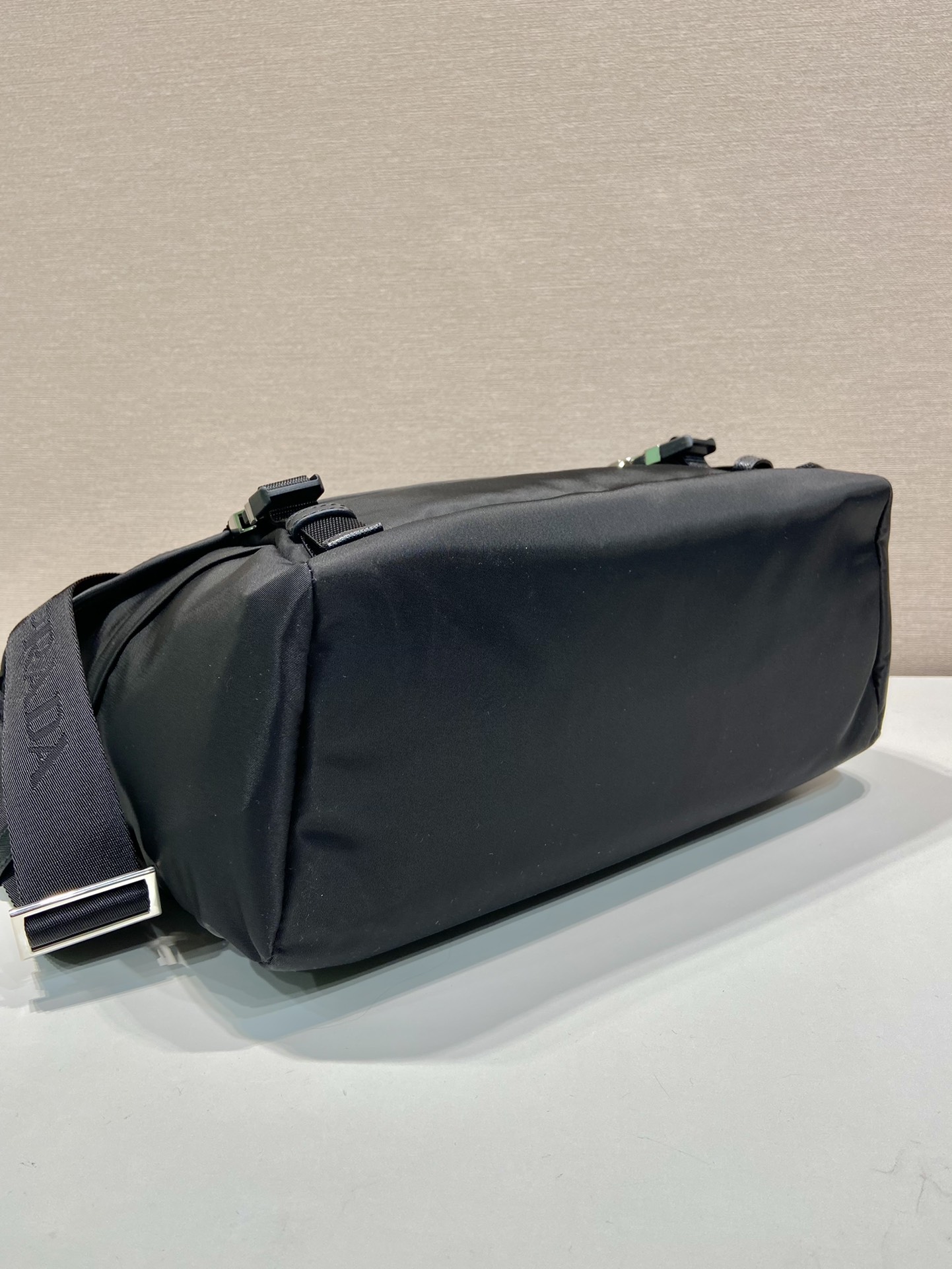 Pra*a 2vd052 mailman bag-30*27.5*14.5cm