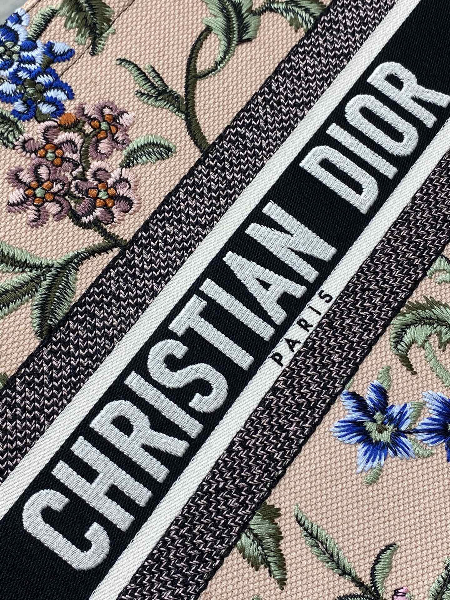 D*or book tote