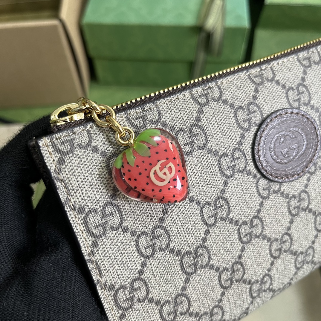 G*u*i strawberry wristlet bag-20*13.2*2cm