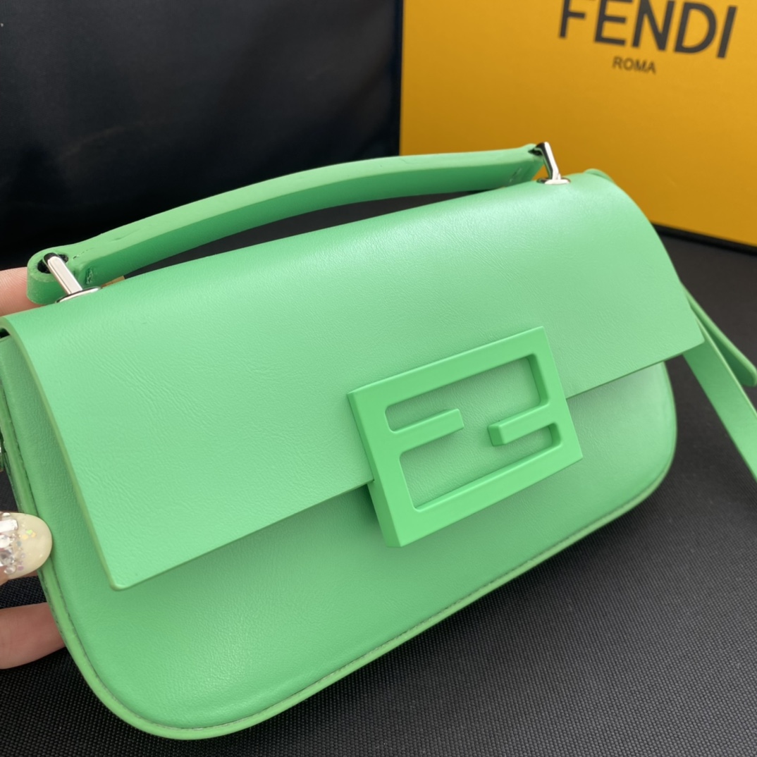 F**di baguette bag-19×14×4cm
