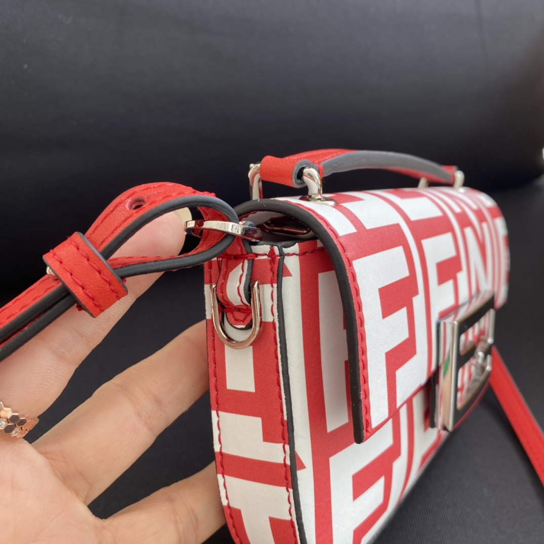 F**di baguette bag-19×14×4cm