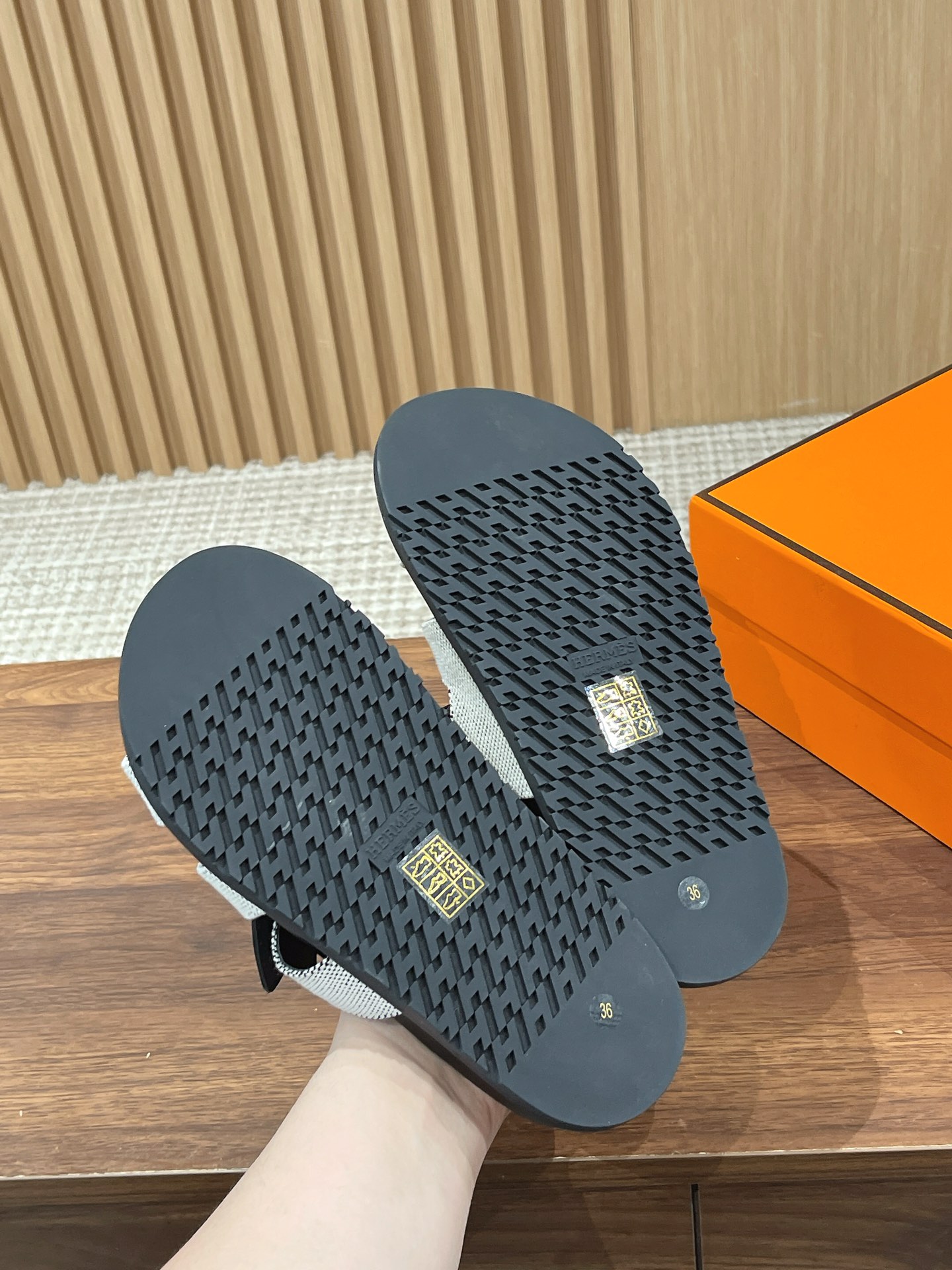 H**mes slides