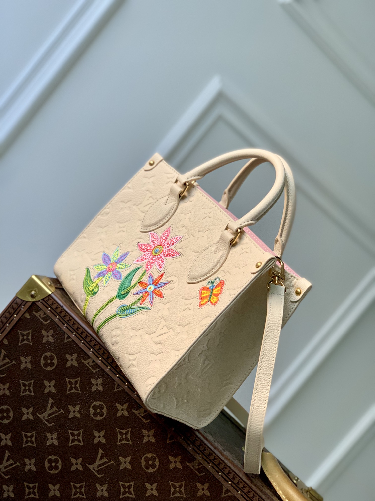 l0*is V*t0n onthego handbag- m21732-25*19*11.5 cm
