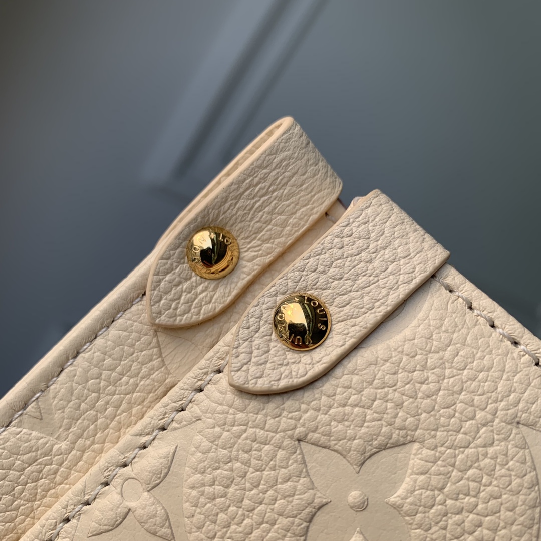 l0*is V*t0n x ykonthego handbag-35 x 27 x 14 cm