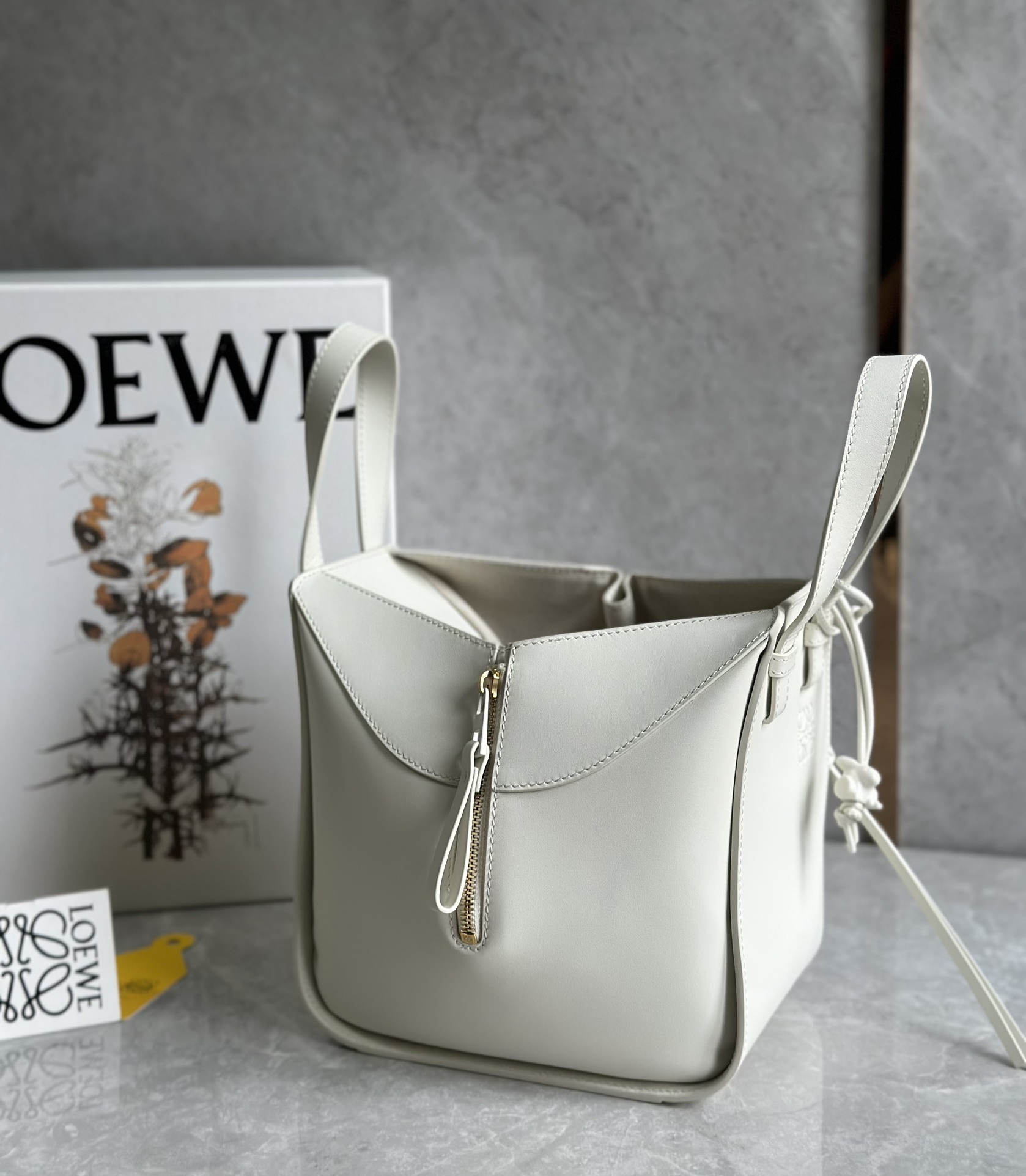 L0ew* hammock bag-19.5*14.4*20.8cm