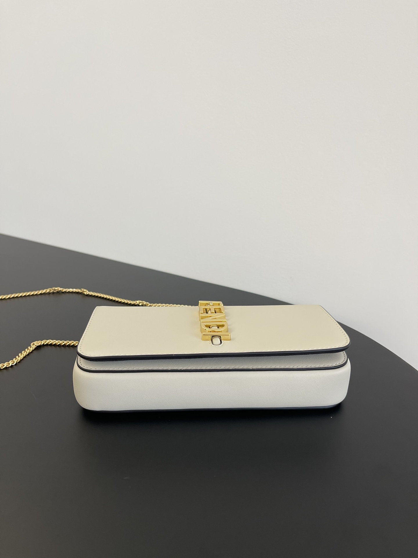 F**di wallet on chain bag-22x5x11cm