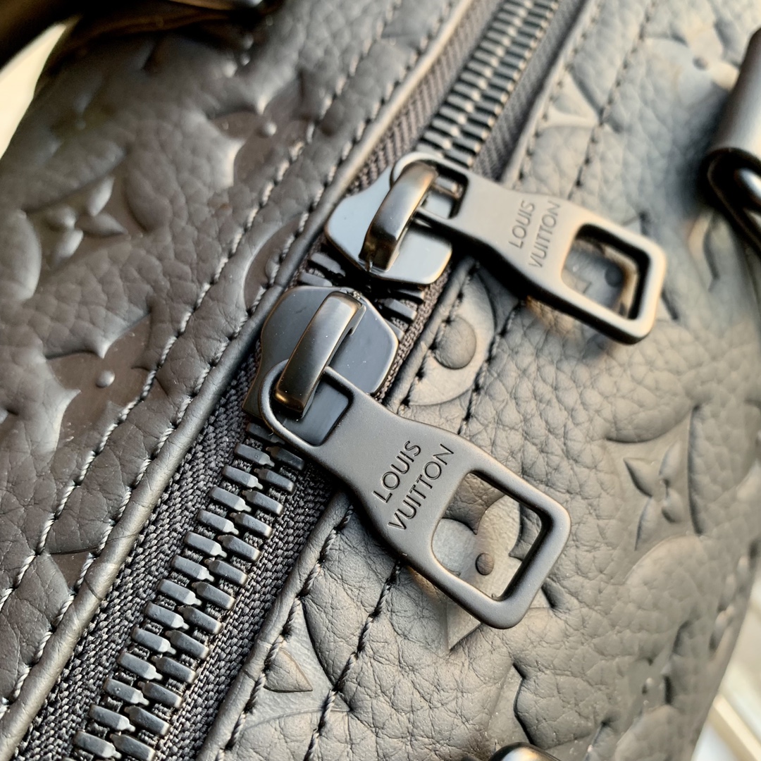 l0*is V*t0n keepall bandouliÈre 35-m22570-34*21*16cm
