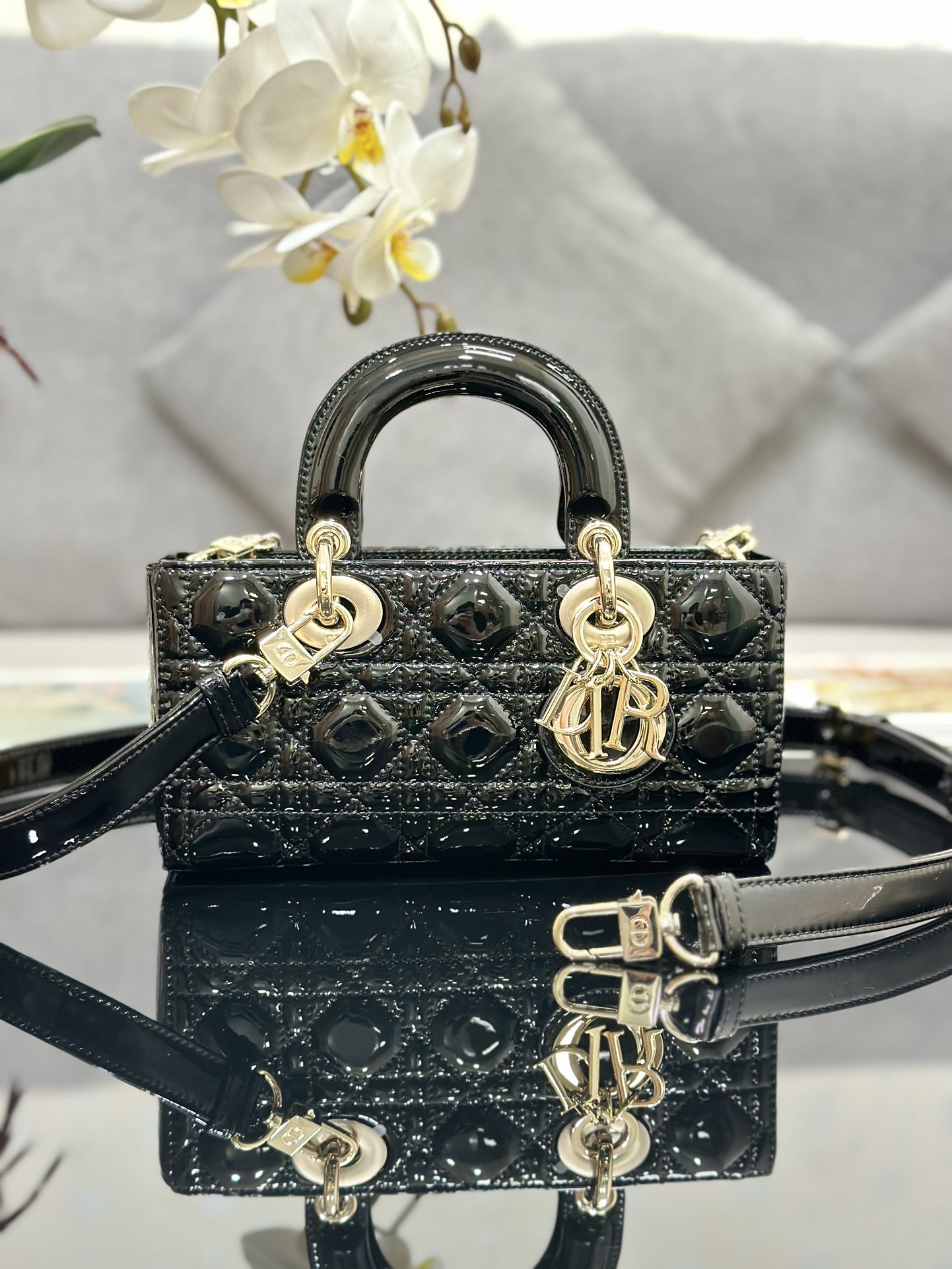 lady D*or handle bag-22*12*6cm