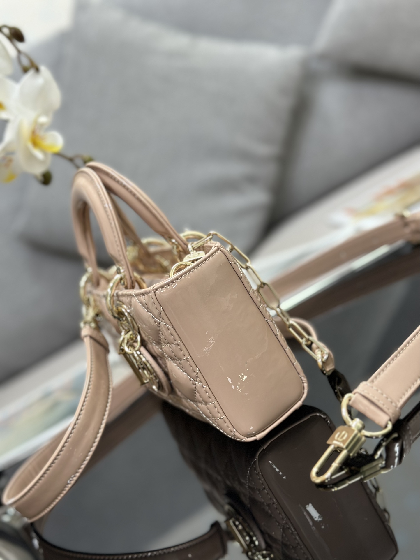 lady D*or handle bag-22*12*6cm