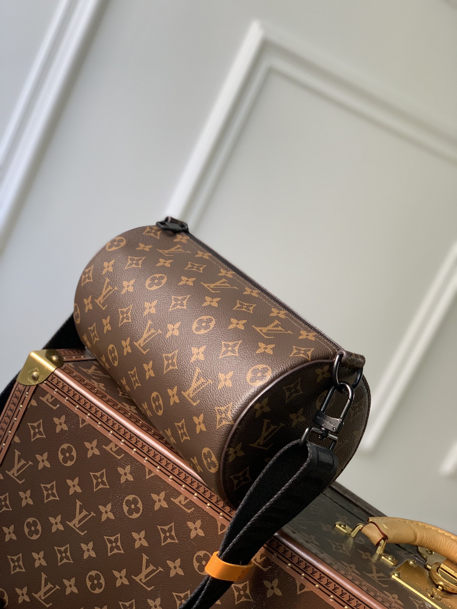 l0*is V*t0n soft polochon bag m46692-27x 15x 15cm