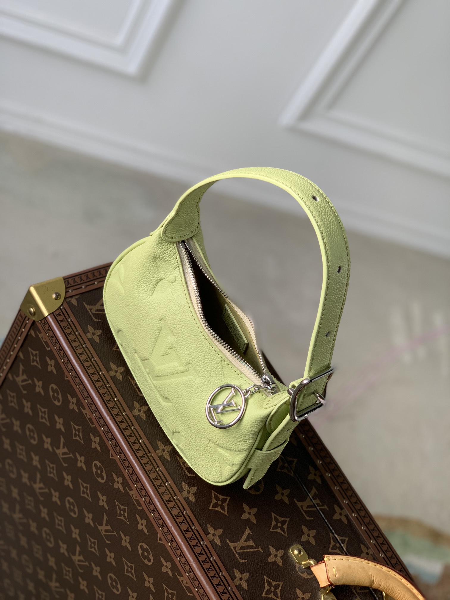 l0*is V*t0n mini moon bag m46692-20.5 x 11 x 5cm