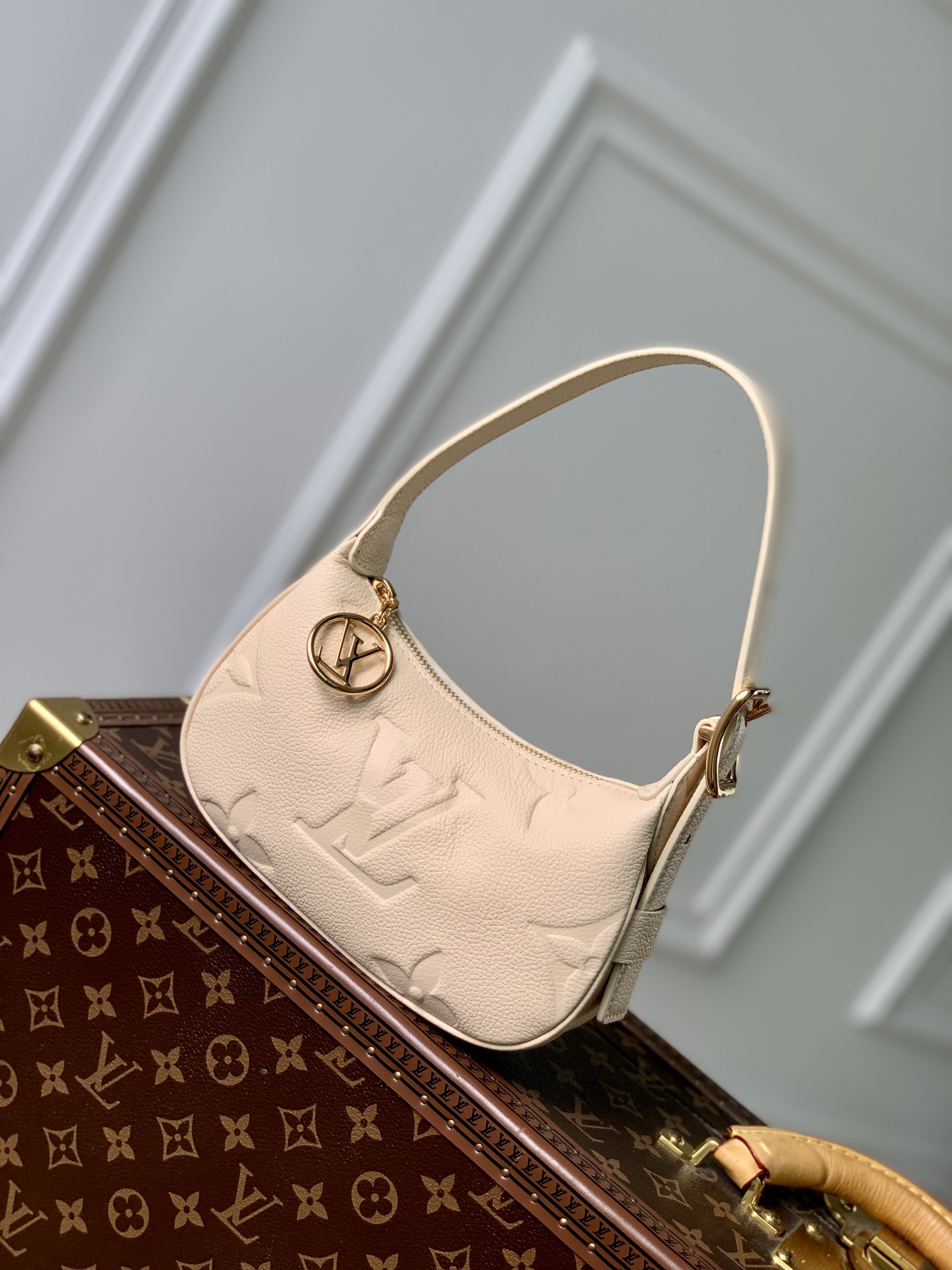 l0*is V*t0n mini moon bag m46692-20.5 x 11 x 5cm