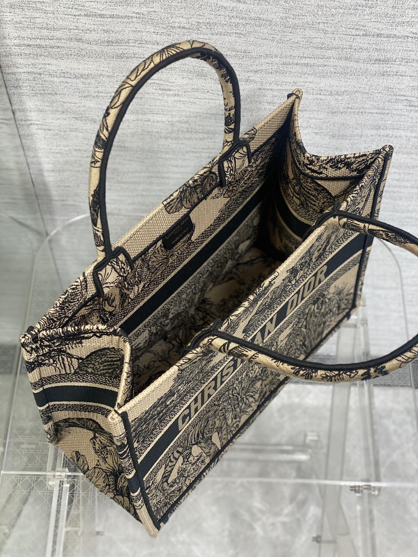 D*or small book tote-36.5cm