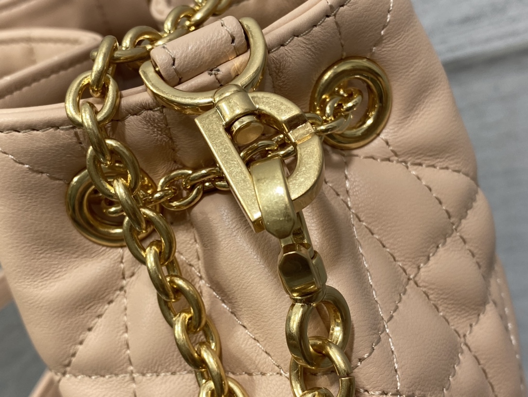 di0r D*or ammi bag-27 * 15 * 12cm