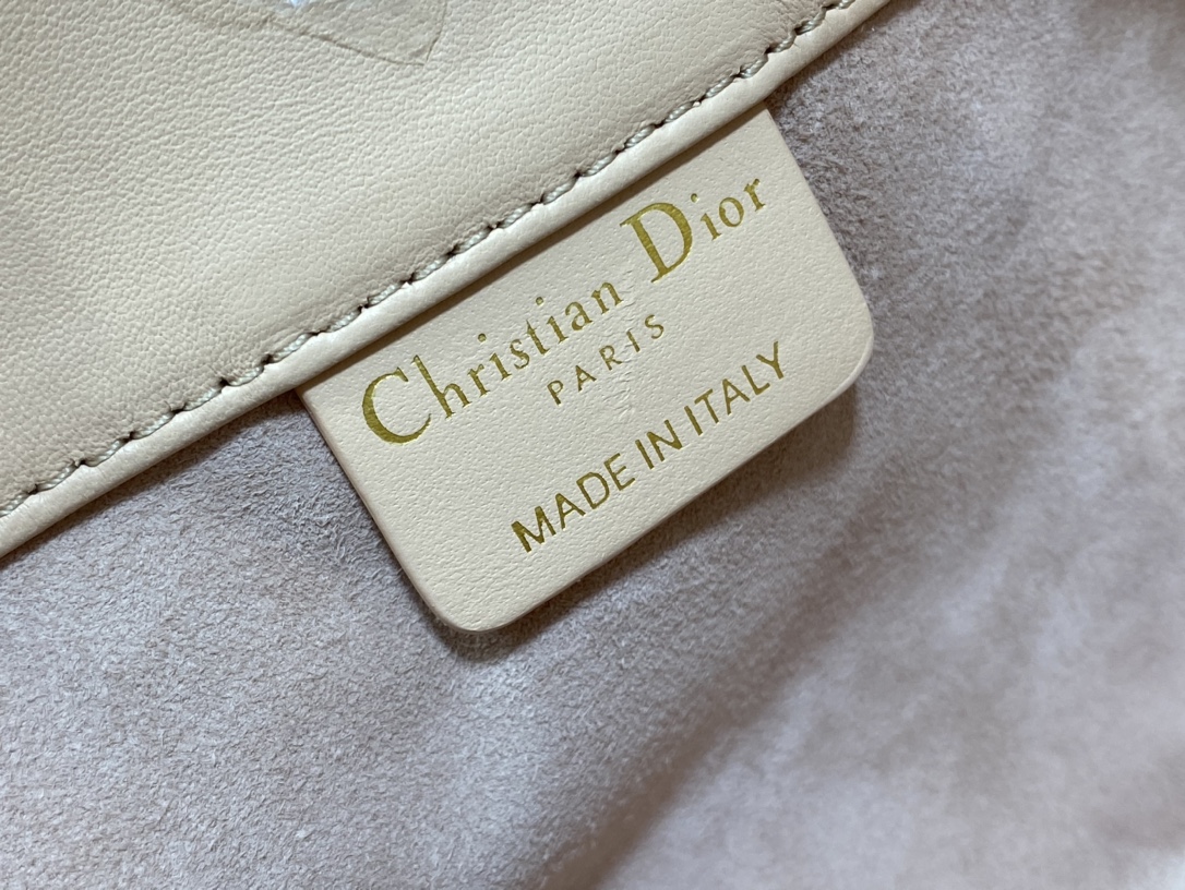 di0r D*or ammi bag-27 * 15 * 12cm