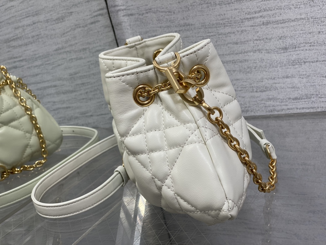 di0r D*or ammi bag-27 * 15 * 12cm