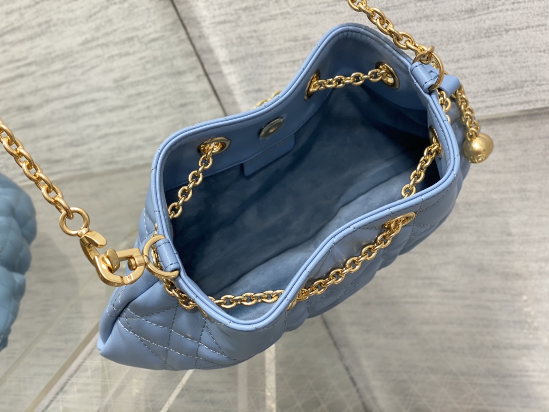 di0r D*or ammi bag-27 * 15 * 12cm