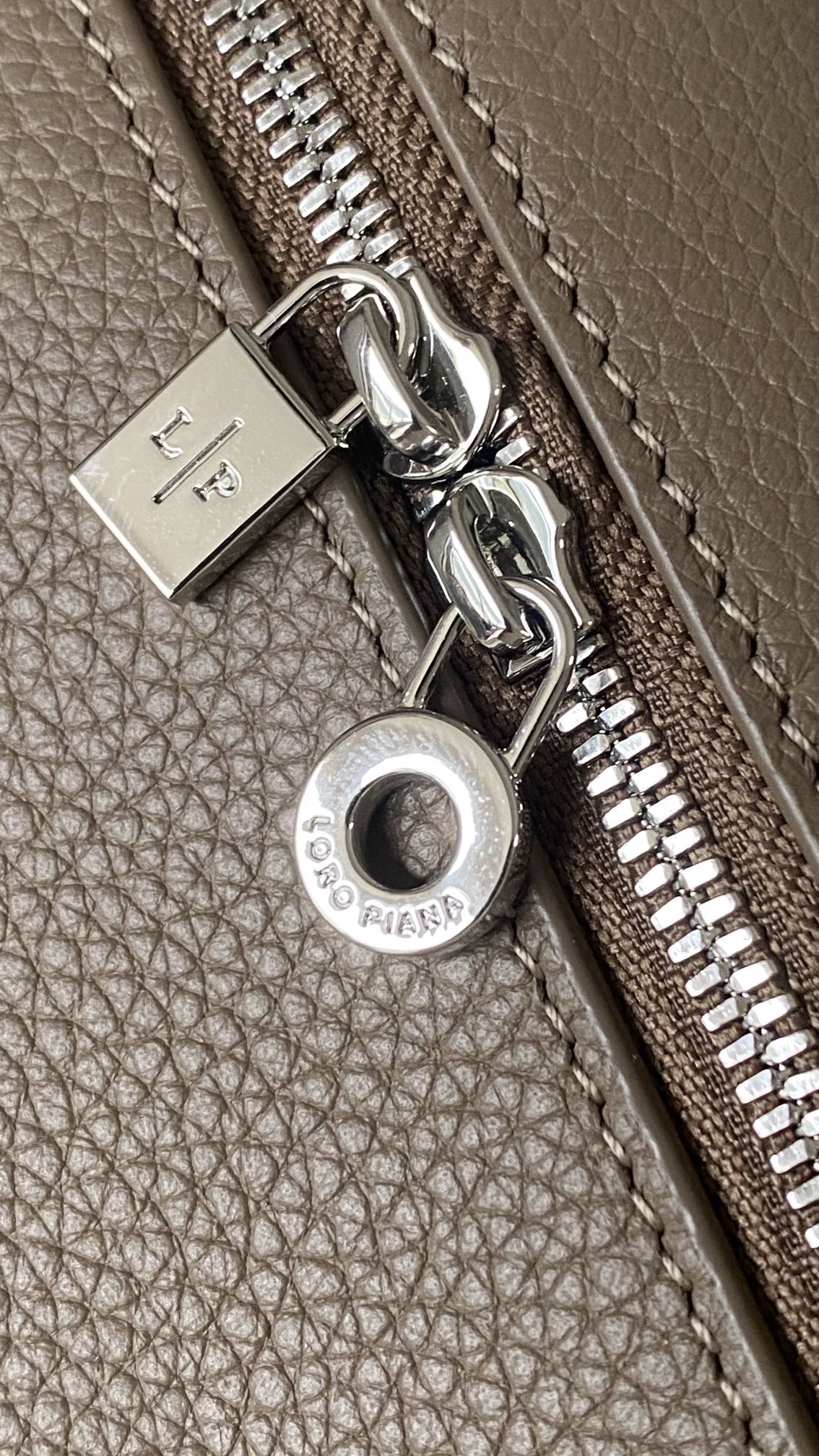 L**o p*ana bag-19cm