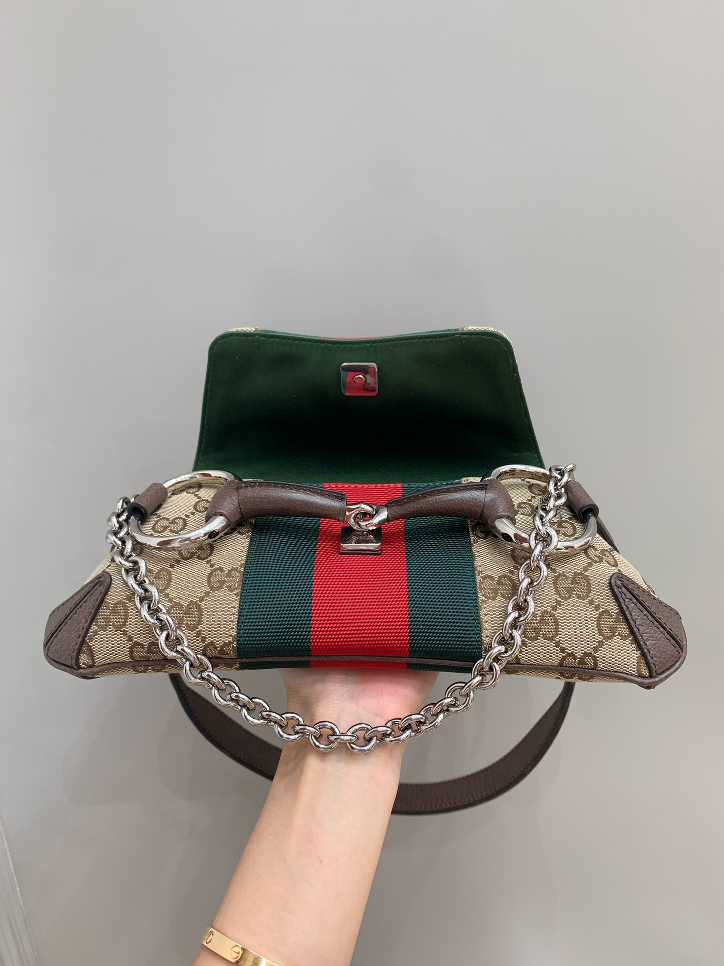 G*u*i horsebit chain 2023-27x11x5cm
