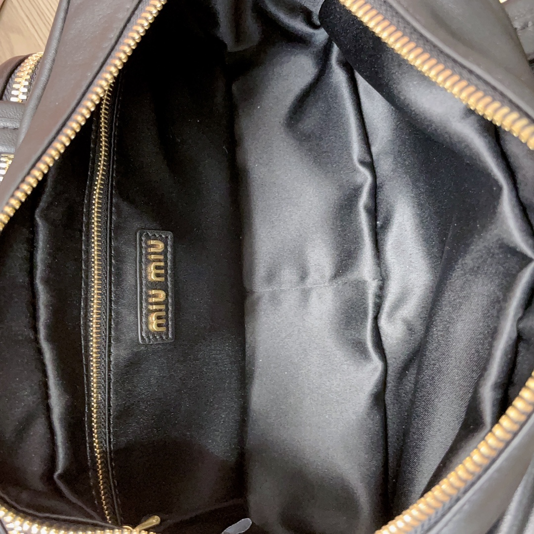 M*um*u bag-27 x12 x9cm