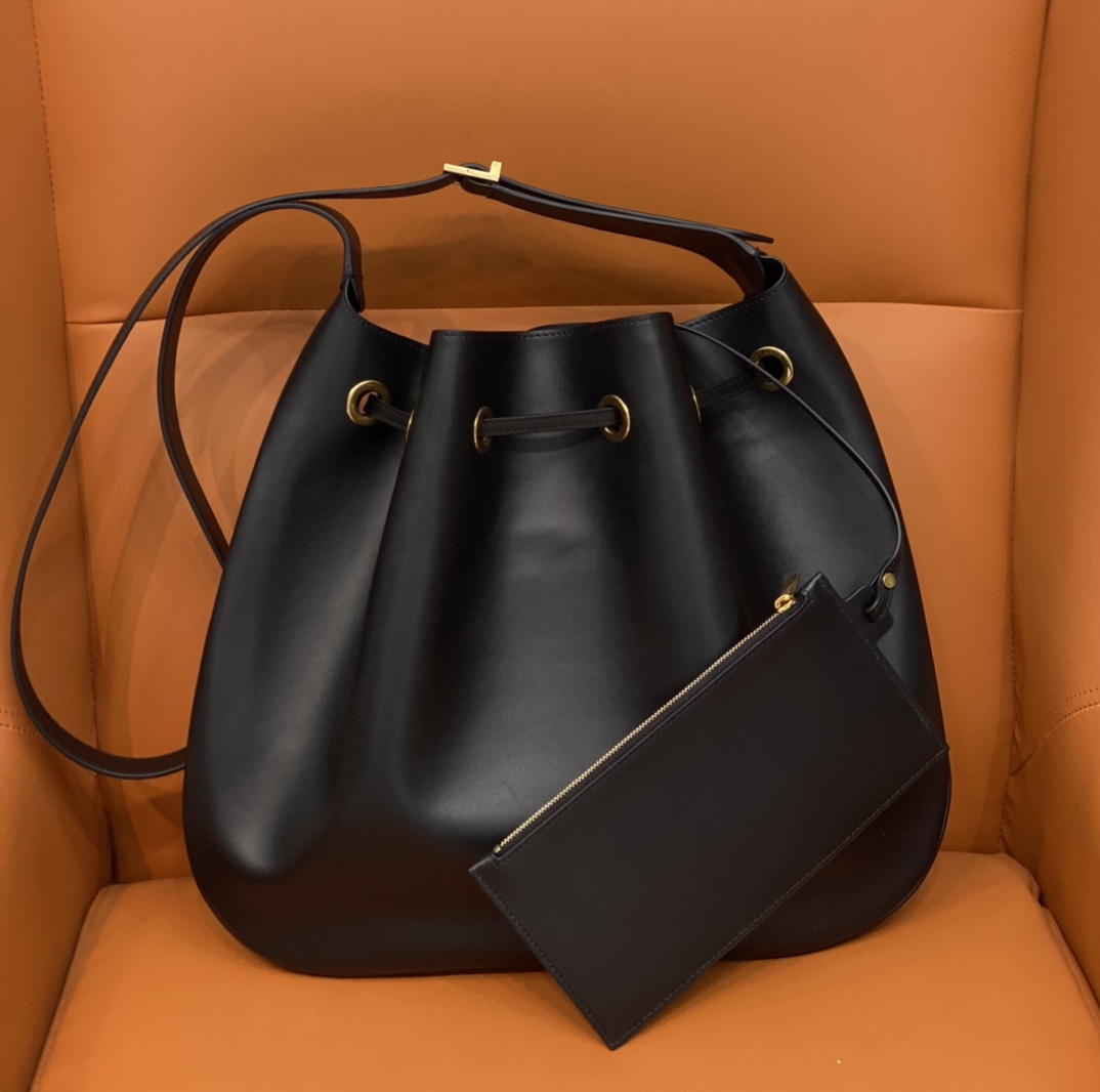 Y*L hobo bag-44×33×2.5cm