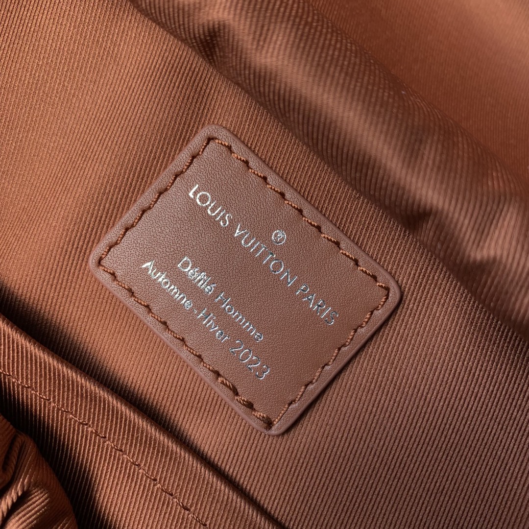 l0*is V*t0n montsouris backpack-32 x 40 x 19cm
