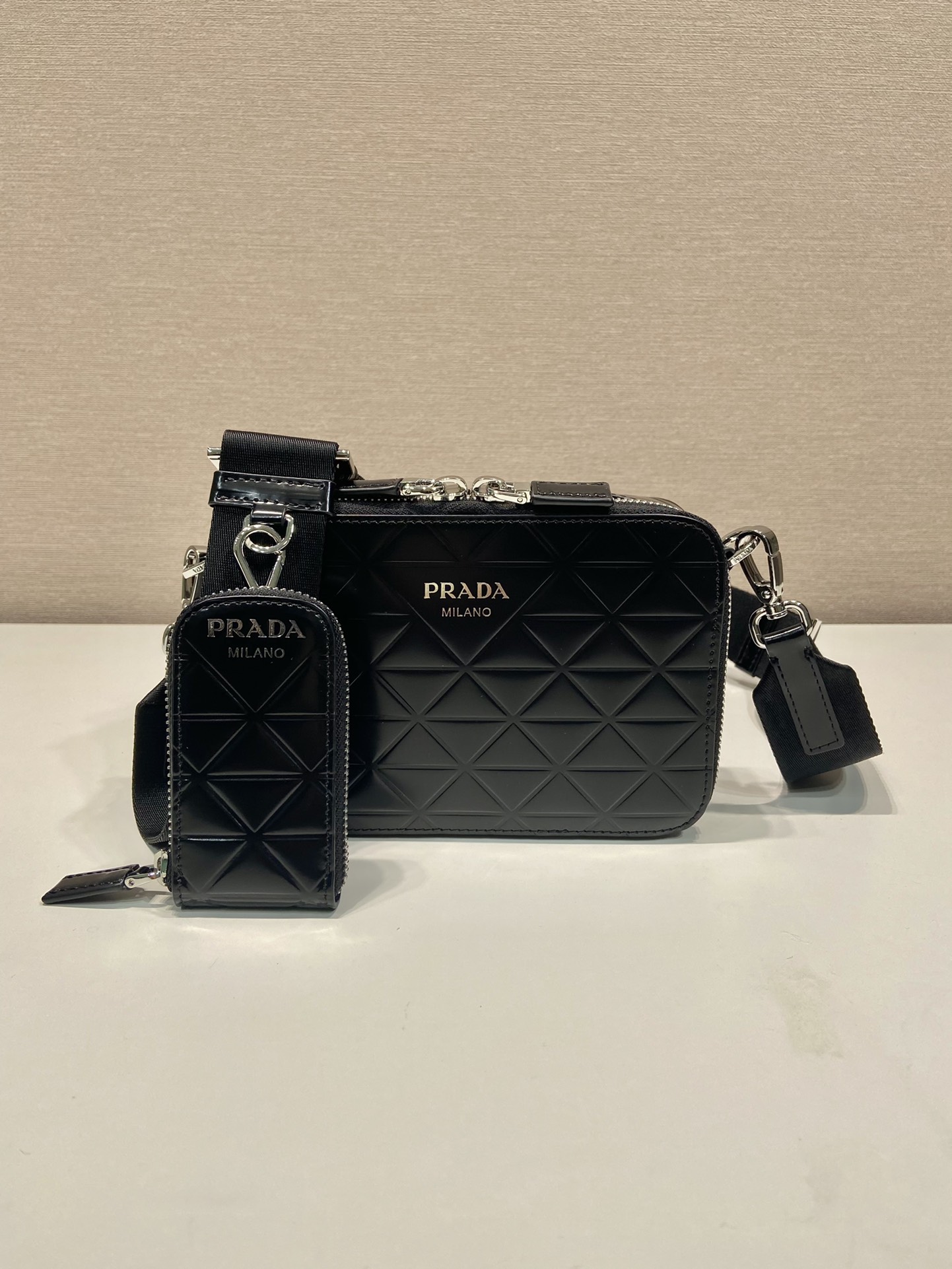 Pra*a camera bag 2vh070-19*12.5*5.5cm