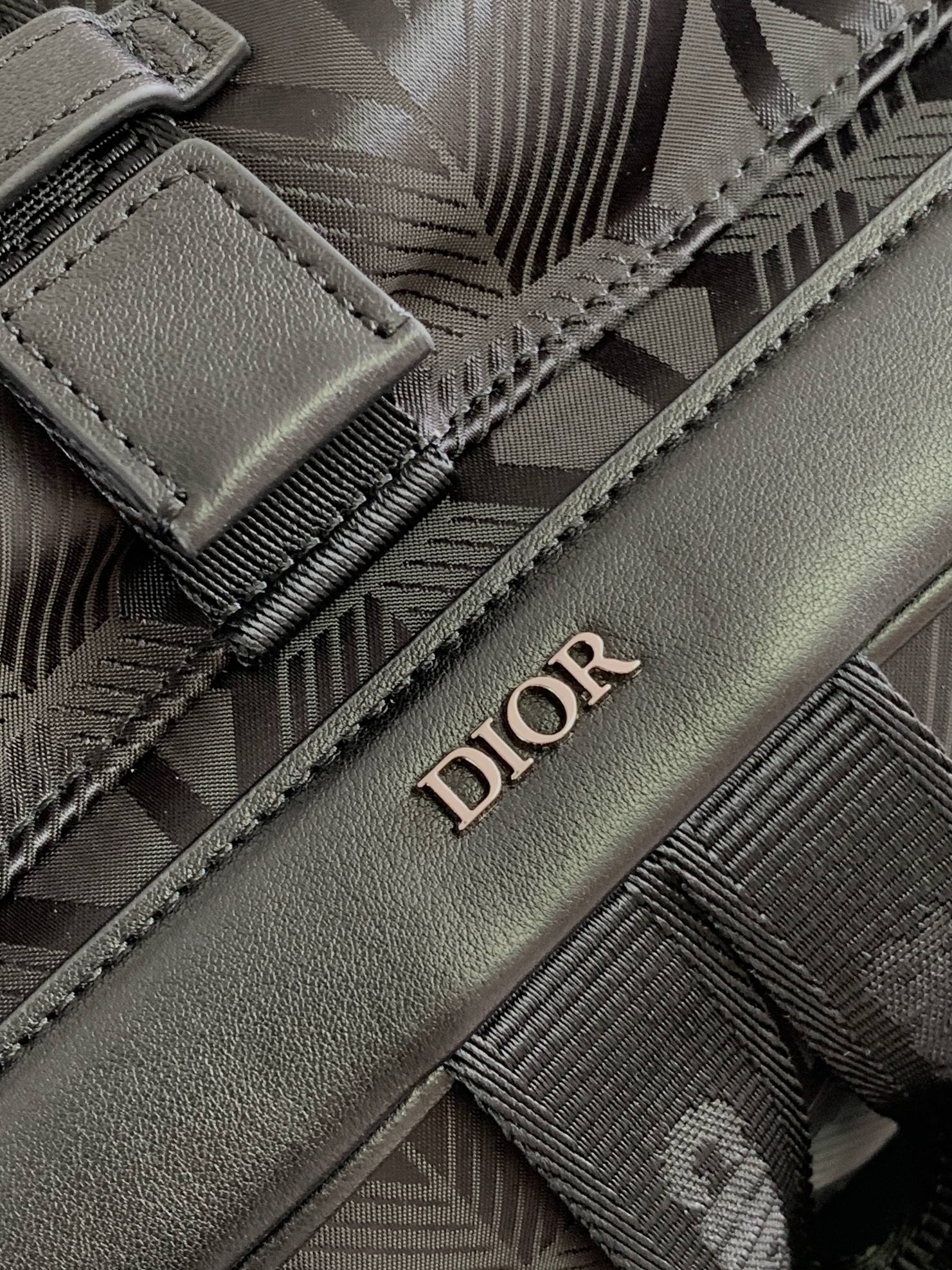 D*or explorer backpack-30 x 42 x 14.5cm