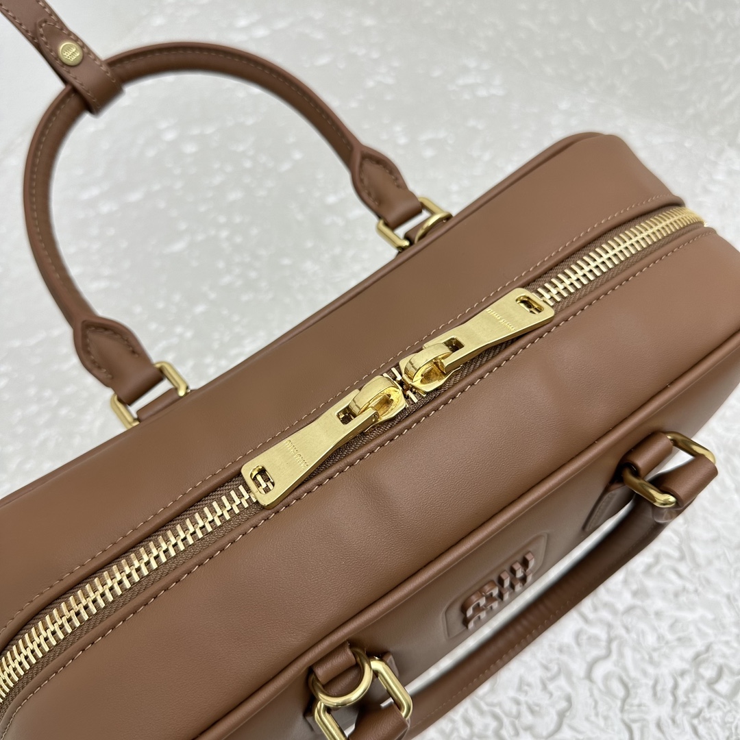 M*um*u ss23 softy padded bag-27*12*9cm