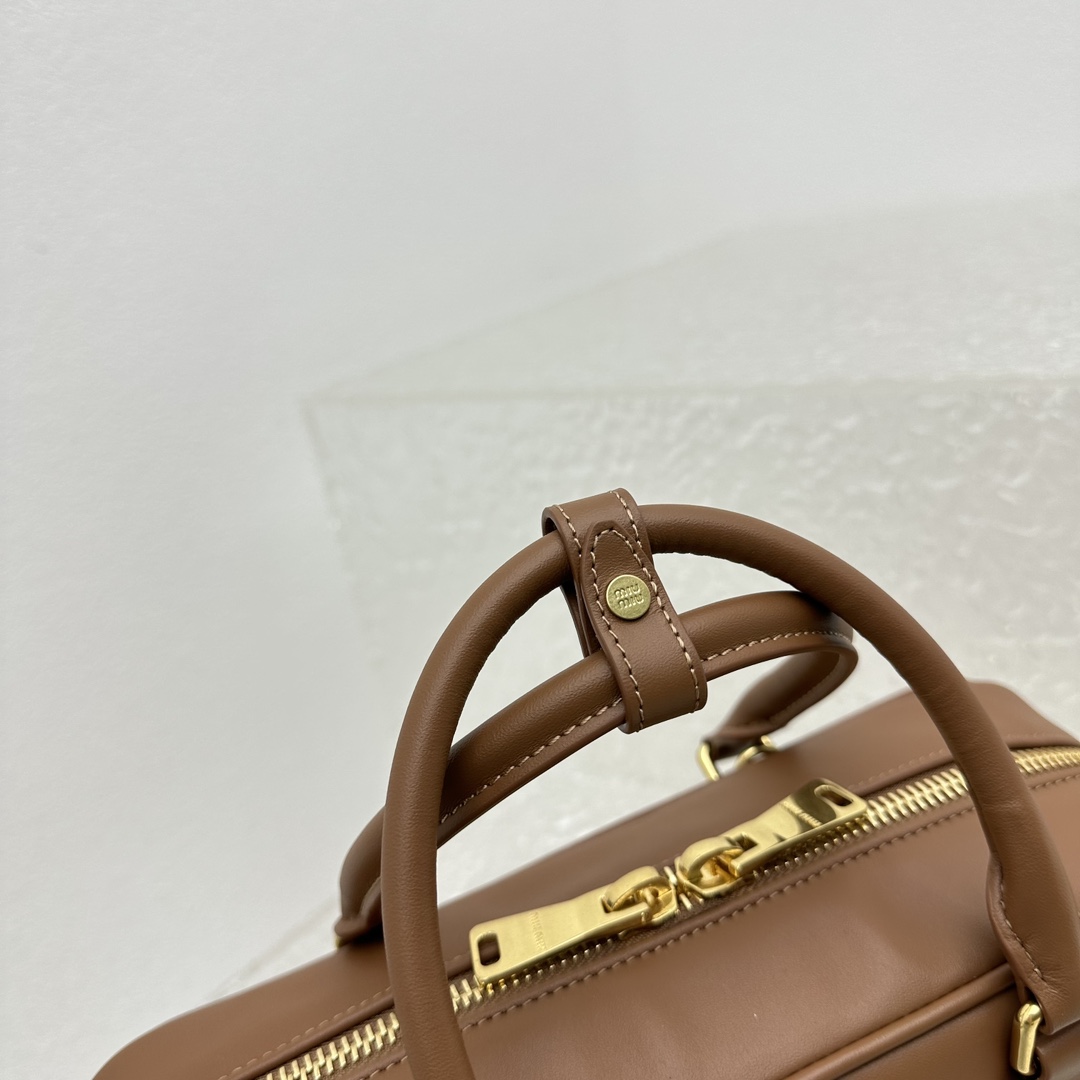 M*um*u ss23 softy padded bag-27*12*9cm