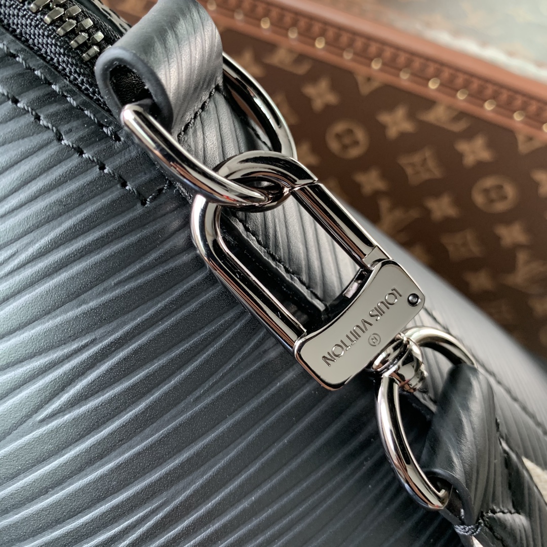 l0*is V*t0n alma travel bag-64 x 42 x 22cm