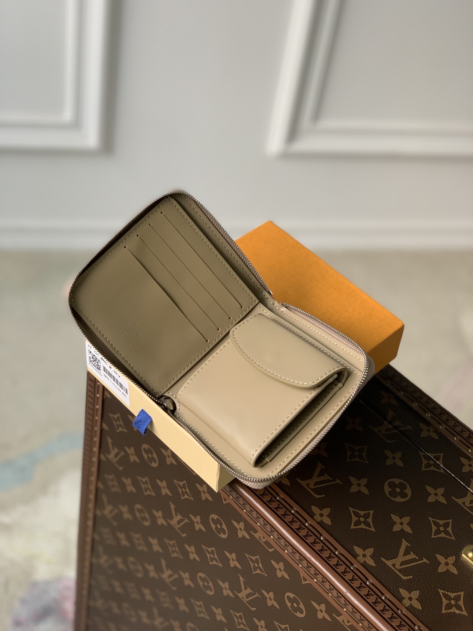 l0*is V*t0n wallet-m81558-11.5 x 10.5 x 2cm
