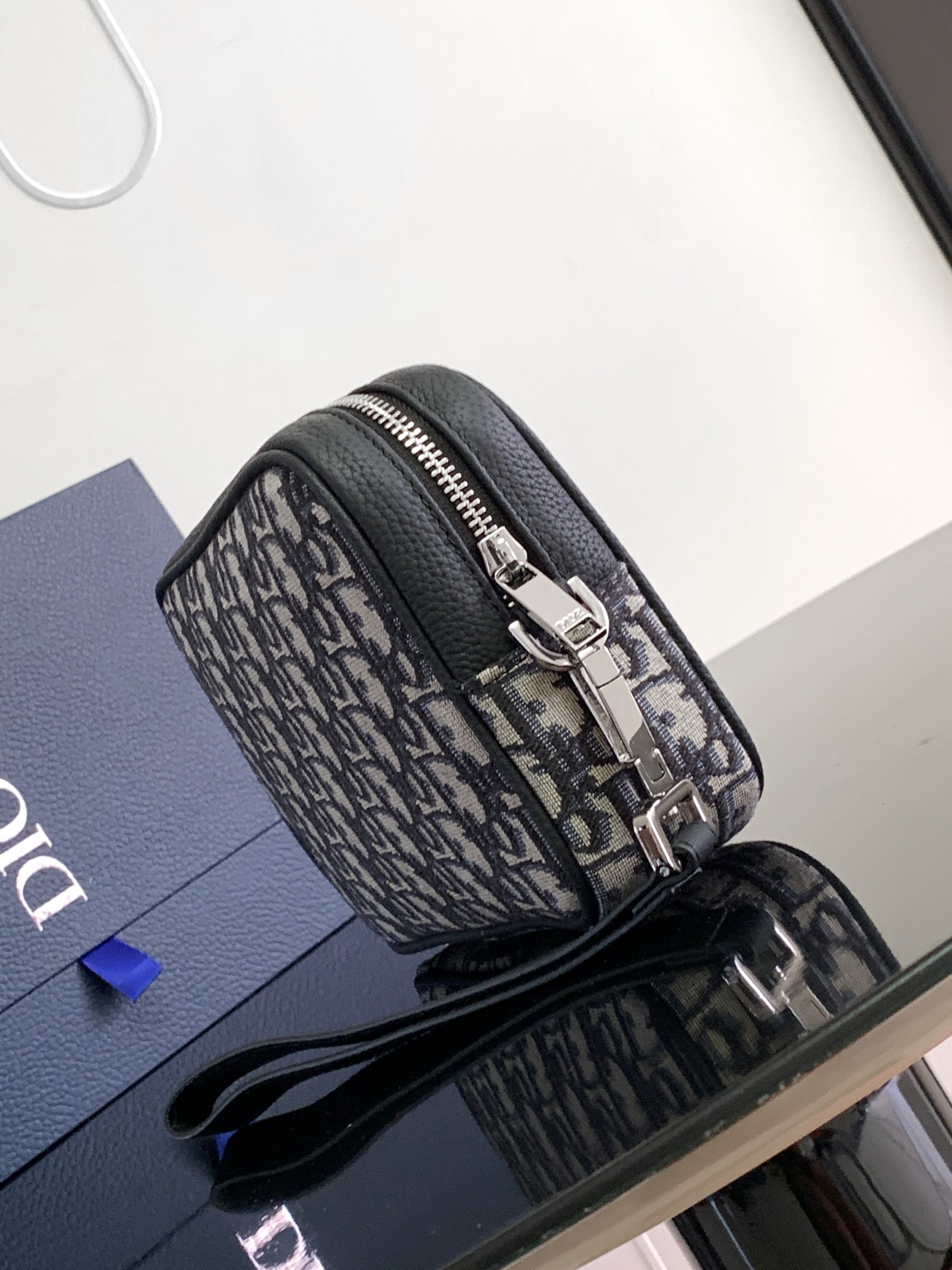D*or pouch-24 x 15.5 x 5.5cm