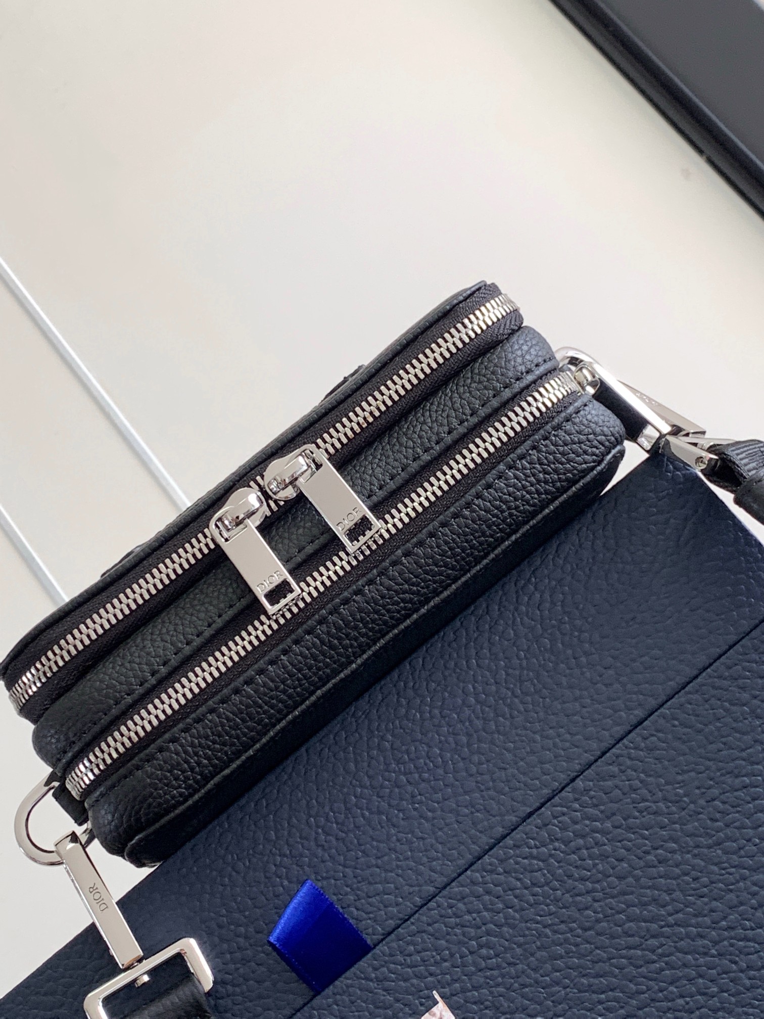 D*or crossbody bag-17 x 12.5 x 7cm