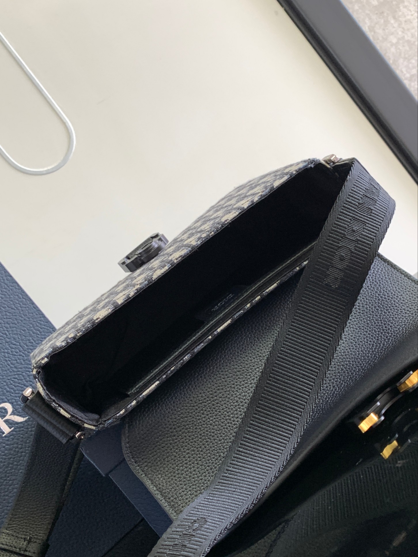 D*or saddle messenger bag-23 x 18 x 6cm